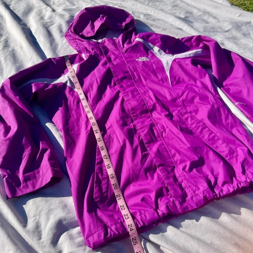 The North Face HyVent Jacket Girls 14/16 (Fits Women’s Small) – Purple